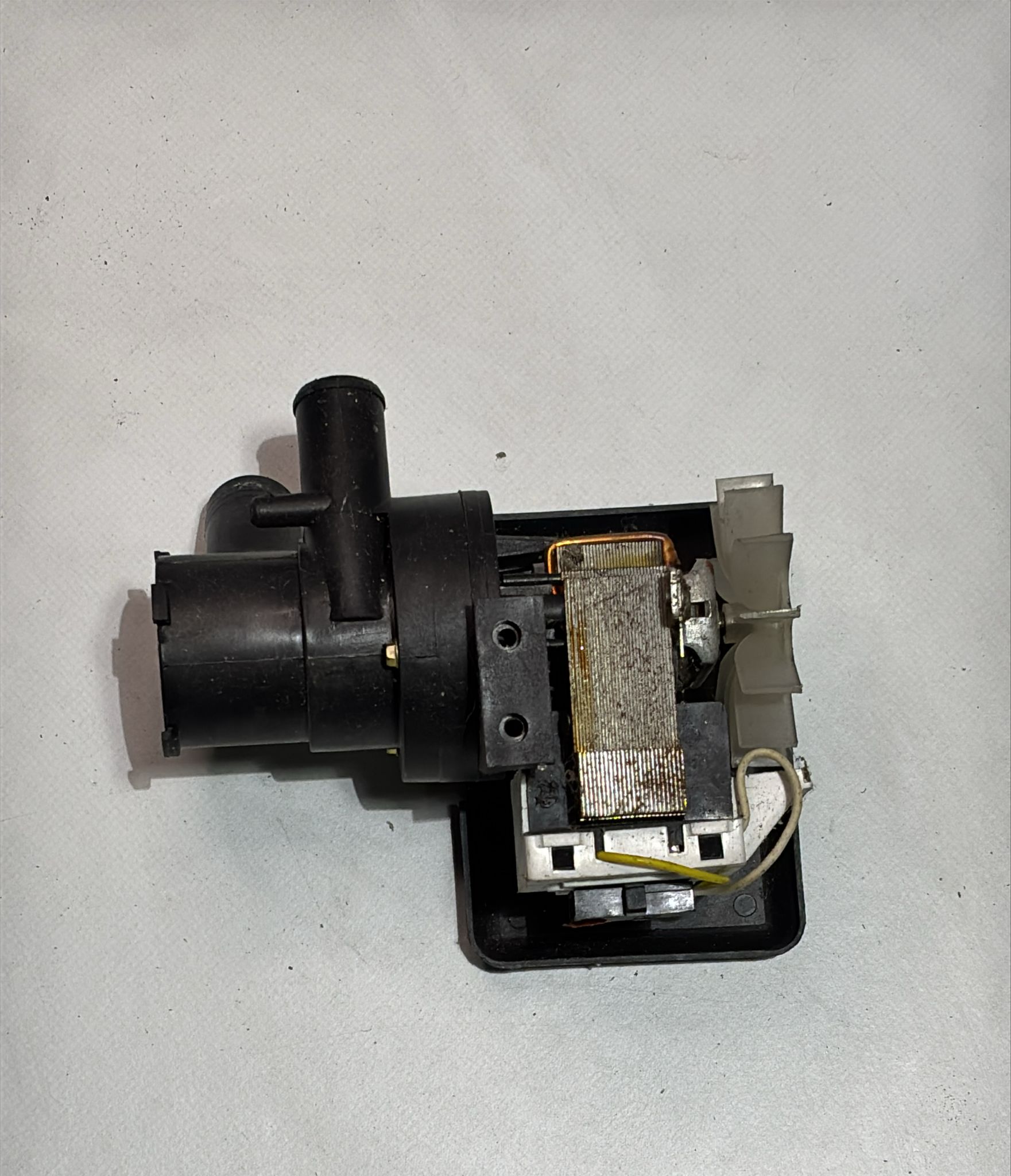 BOMBA DESAGUE NEW POL